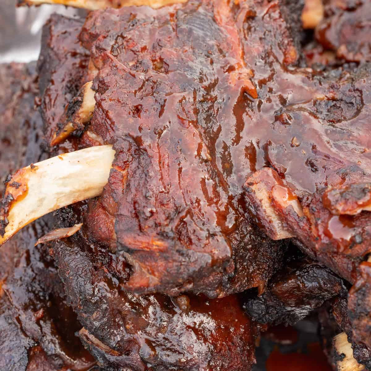 Baby back ribs ready to eat.