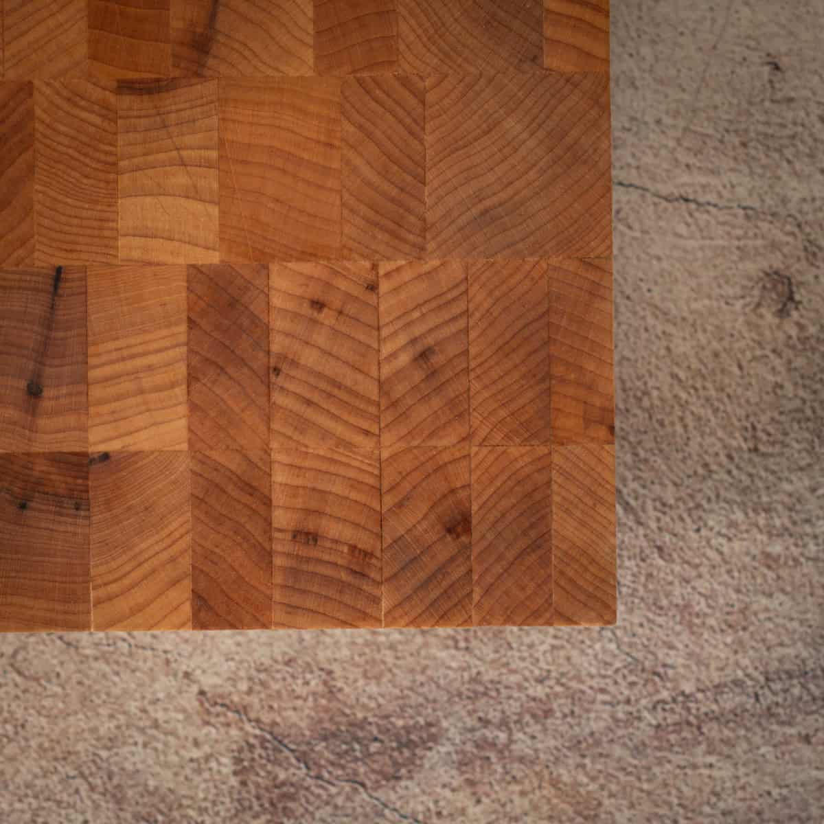 End-grain cutting board.