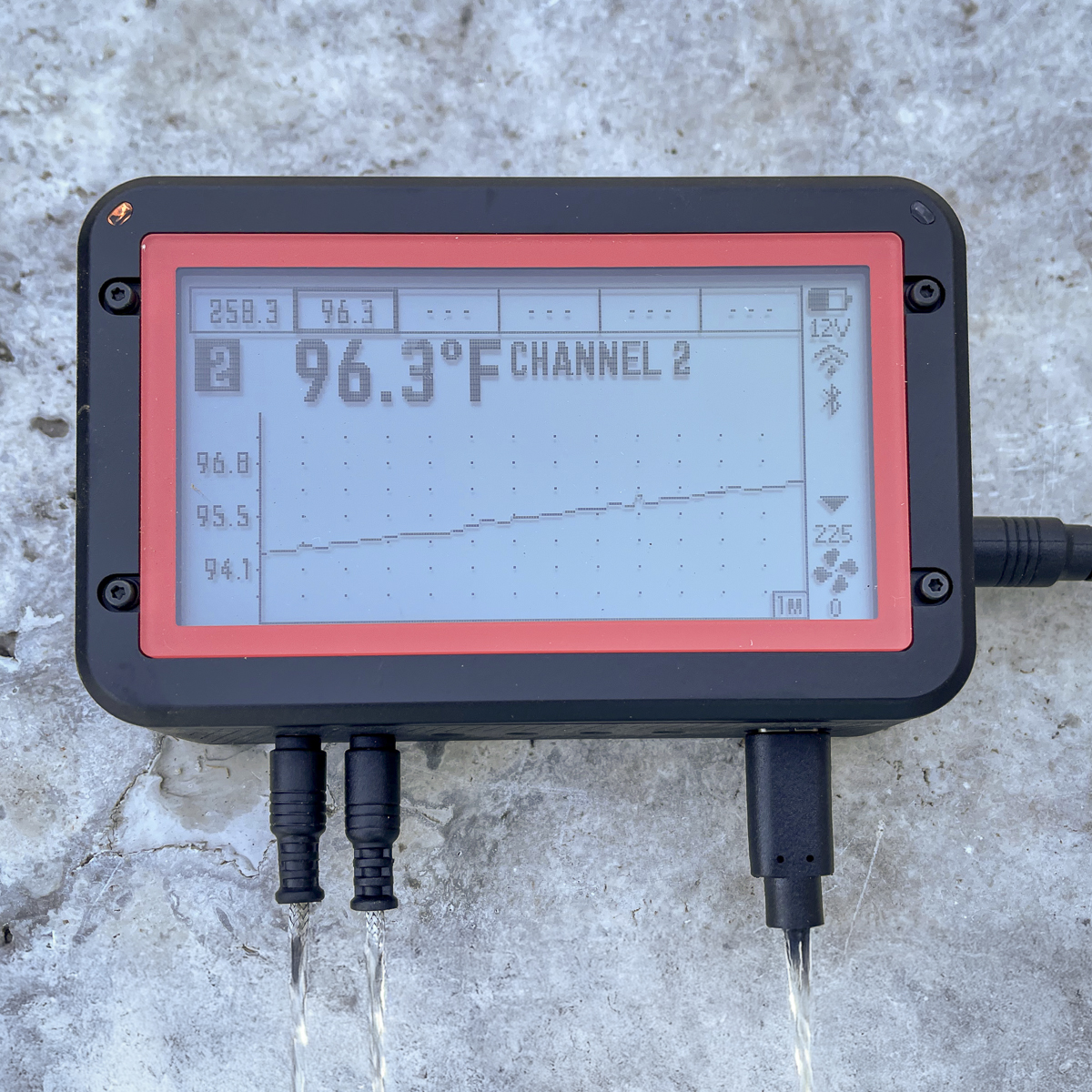 FireBoard 2 Drive temperature controller.