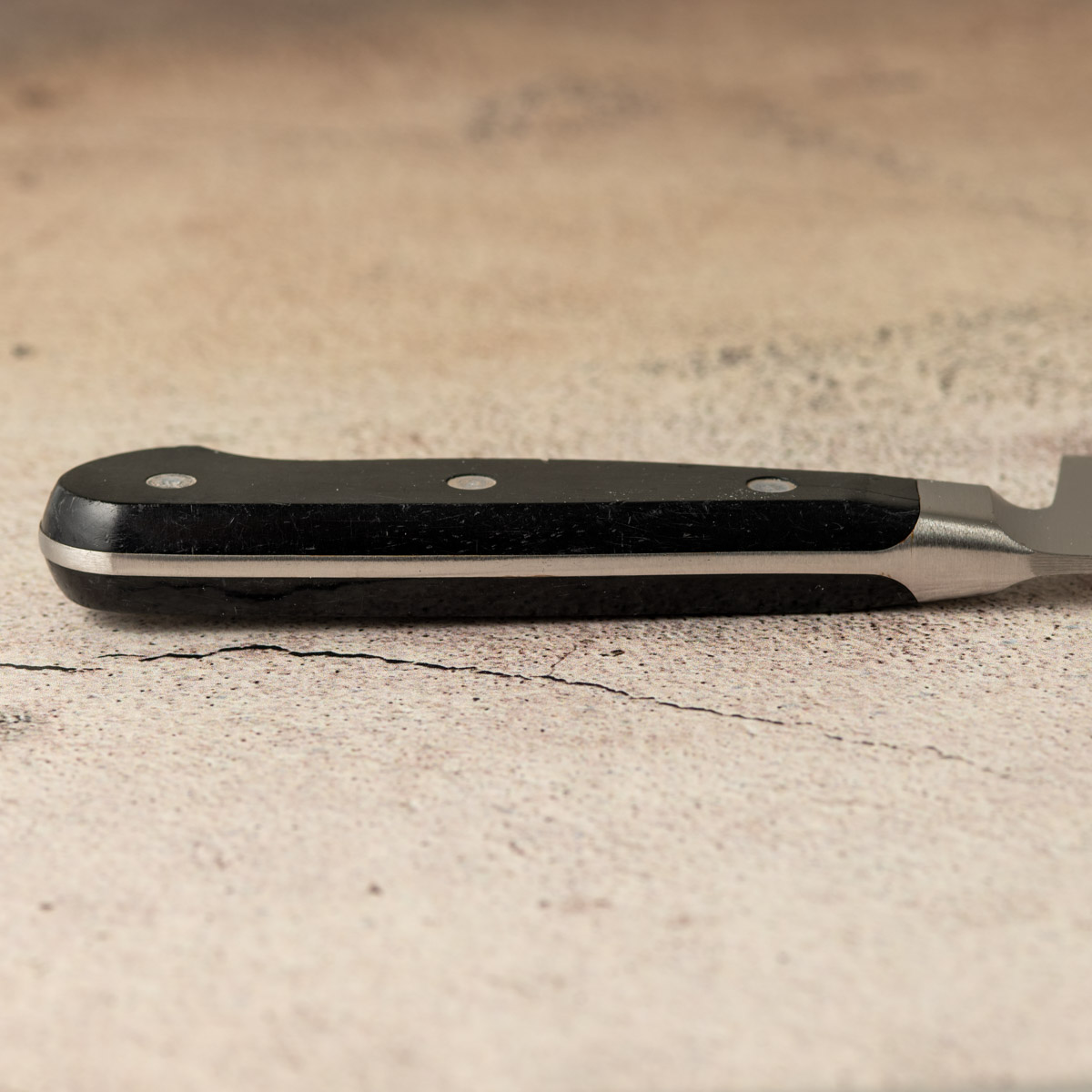 German knife full-tang construction.