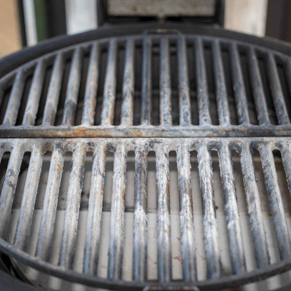 Rusty Kamado Joe cast iron grates.