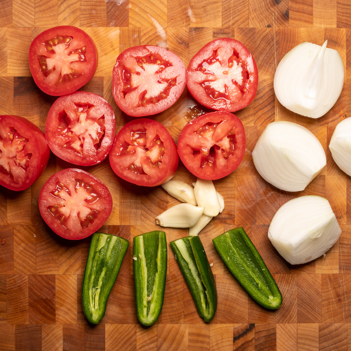 Pico de gallo ingredients.