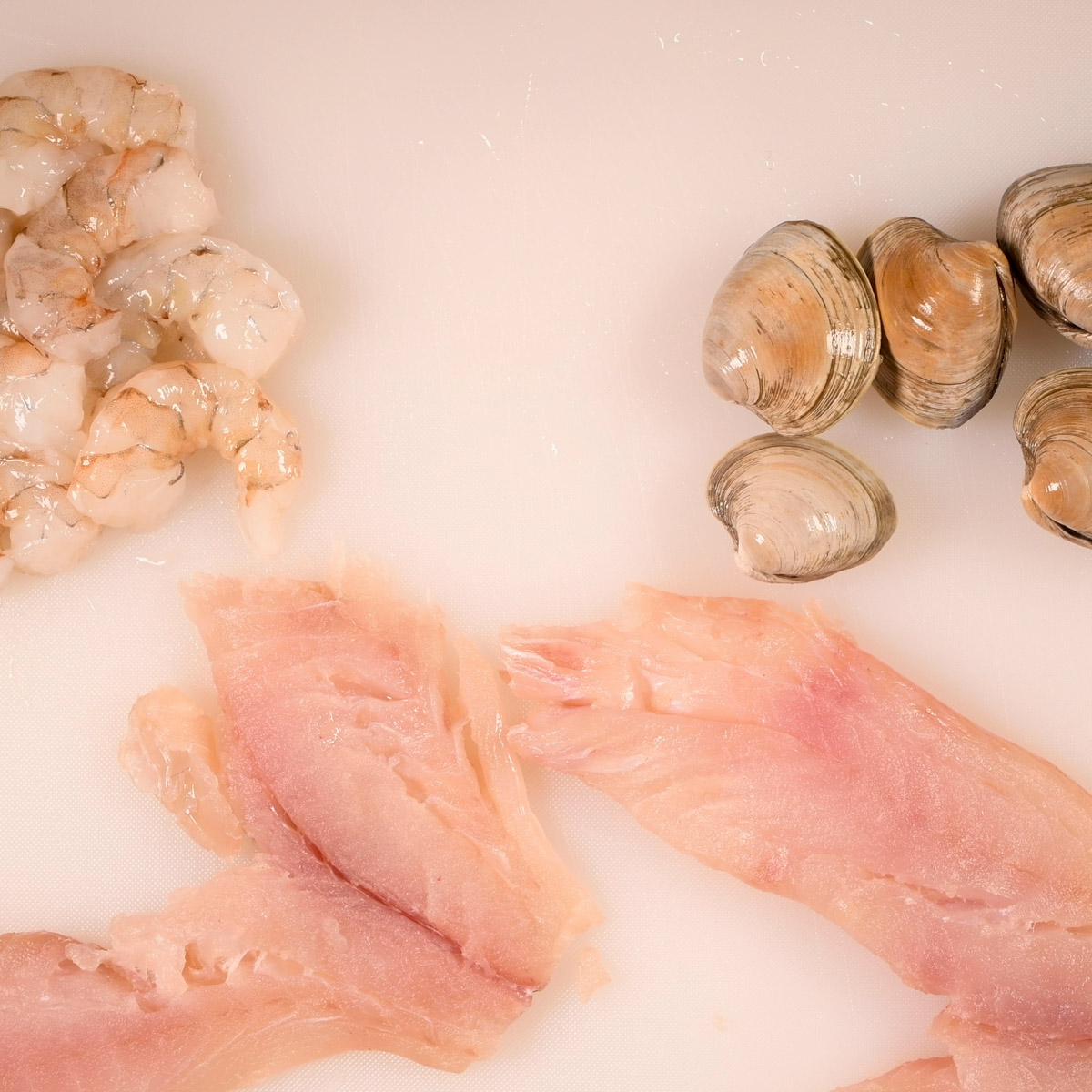 Seafood for cioppino.