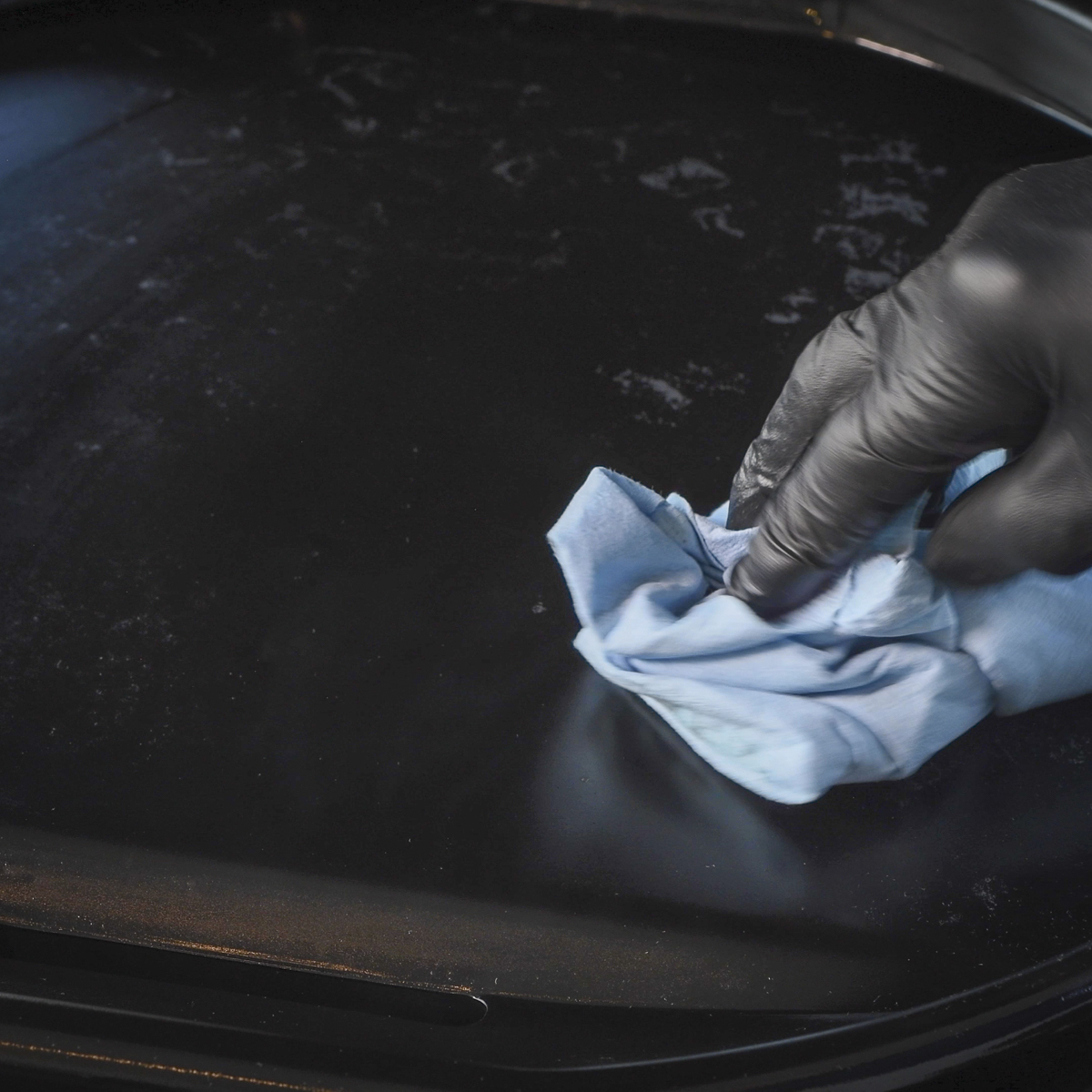 Wipe a thin coat of oil on the griddle after cleaning.